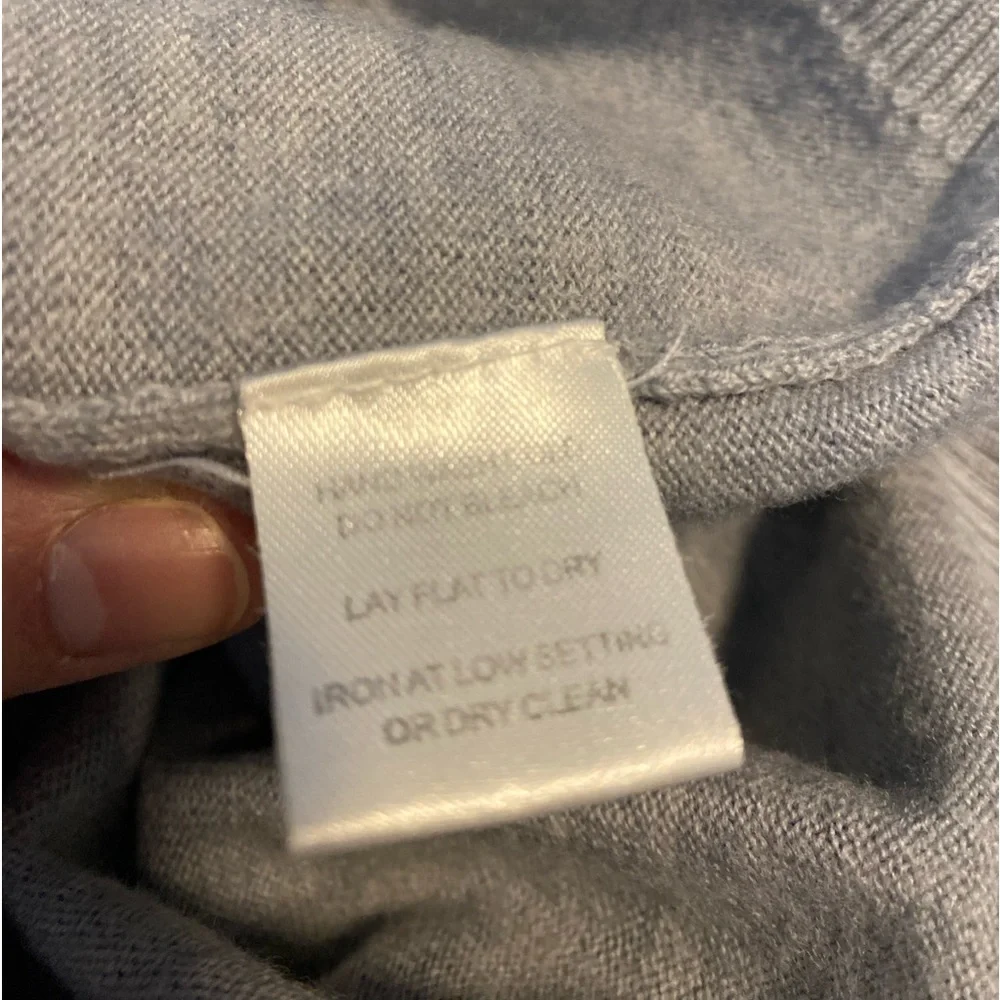 Travis‎ Mathew Light Blue/Grey V neck 100% Merino sweater Men’s Large